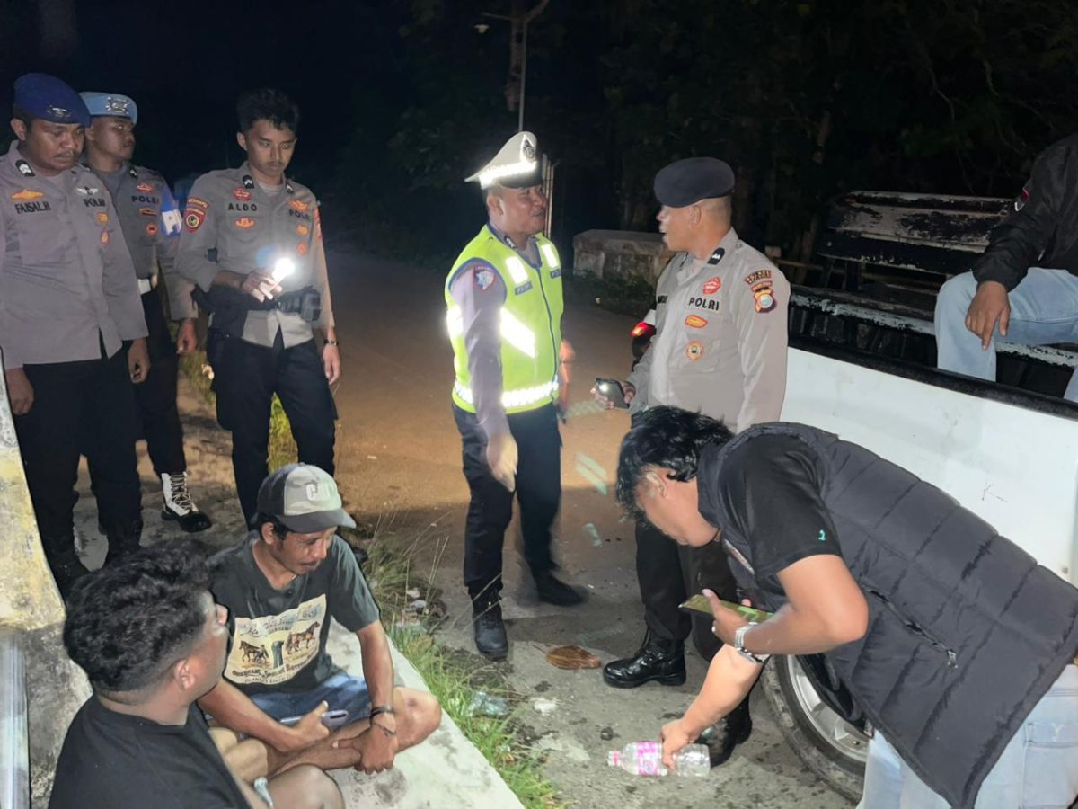 Patroli cipta kondisi oleh anggota Polres Sula (Istimewa)
