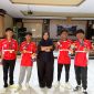 Manejer E-Sport Ternate dan para player yang meraih emas (Tim)