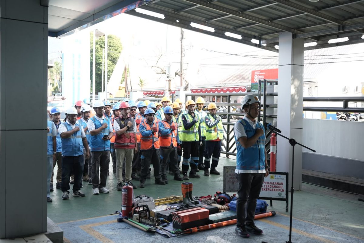 Apel Siaga Kelistrikan yang diikuti oleh seluruh karyawan dan staf PLN di Ternate (Istimewa)