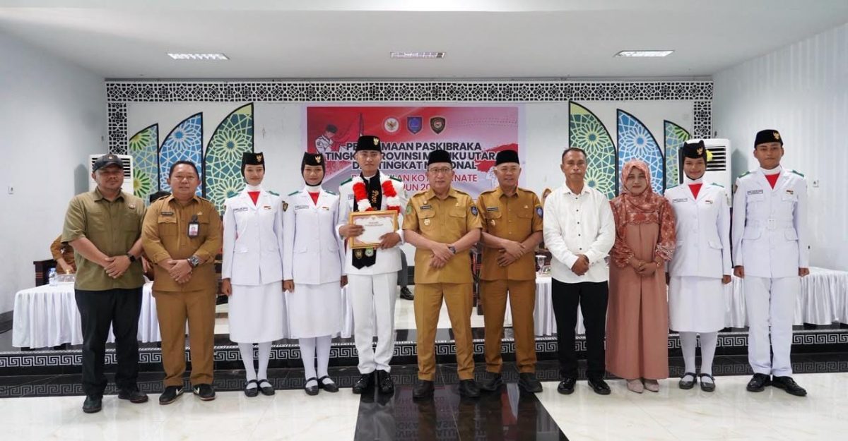 Foto bersama Haikal dan Pemerintah Kota Ternate (Istimewa)