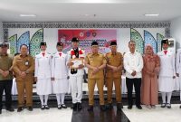 Foto bersama Haikal dan Pemerintah Kota Ternate (Istimewa)