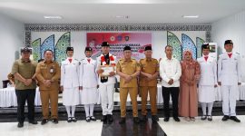 Foto bersama Haikal dan Pemerintah Kota Ternate (Istimewa)