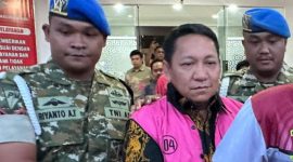 Aliong Mus saat dibawa ke Kejati Malut beberapa waktu lalu (Foto: Yasim)