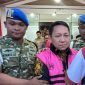 Aliong Mus saat dibawa ke Kejati Malut beberapa waktu lalu (Foto: Yasim)