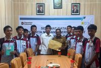 Para peserta magang bersertifikat (Tim)