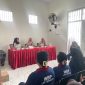 Pemberiaan arahan sebelum pemeriksaan kesehatan warga binaan (Tim)