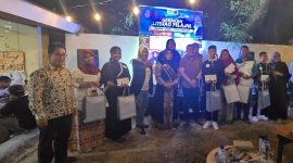 Foto bersama dengan para juara lomba (Terasmu.id)