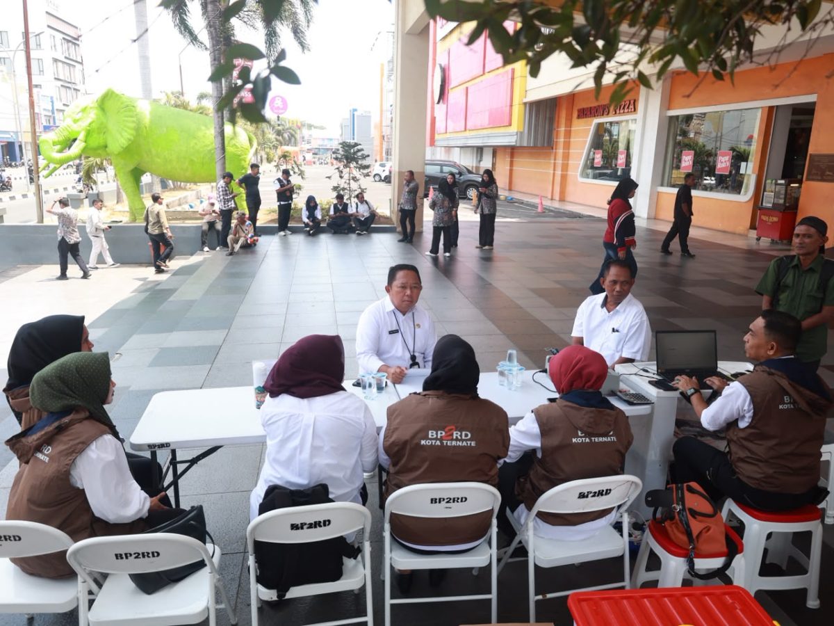 Peninjauan pojok pajak oleh sekda (Tim)